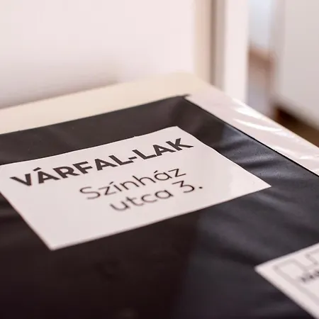 Varfal-lak * 쇼프론