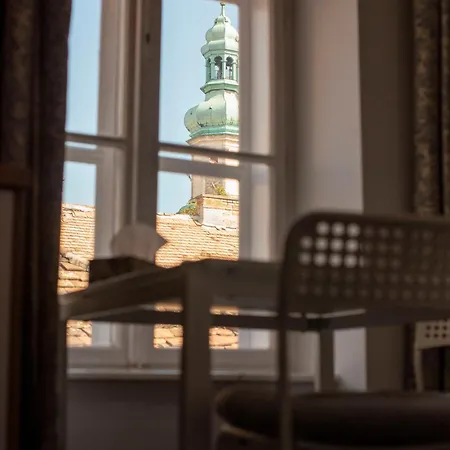 Varfal-lak 쇼프론