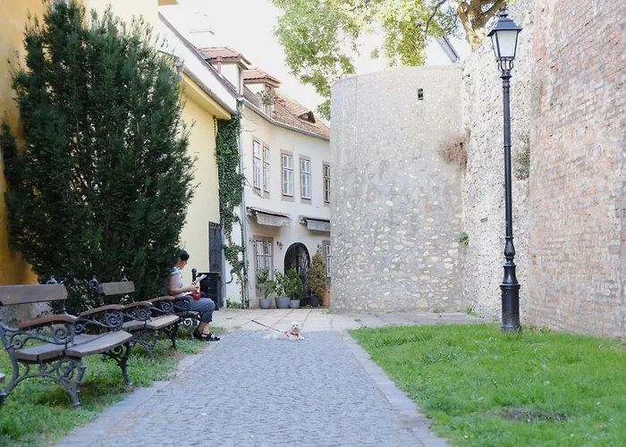 Apartament Varfal-lak