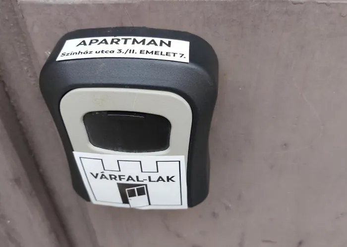 Várfal-lak Apartman
