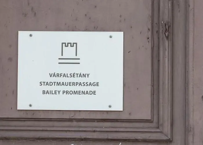 Apartman Várfal-lak